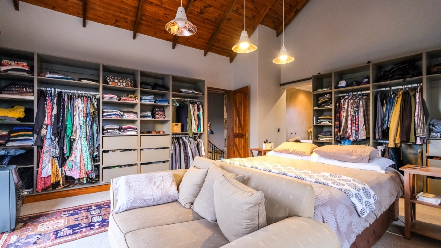 5 Bedroom Property for Sale in Kraaibosch Manor Western Cape